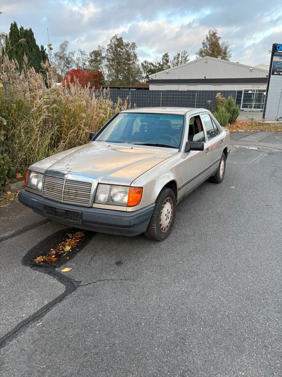 Mercedes-Benz 200