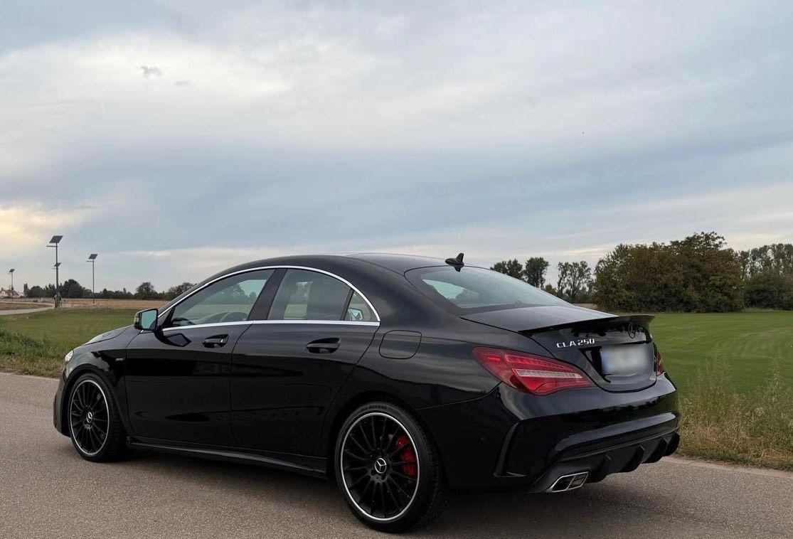 Mercedes-Benz CLA 250