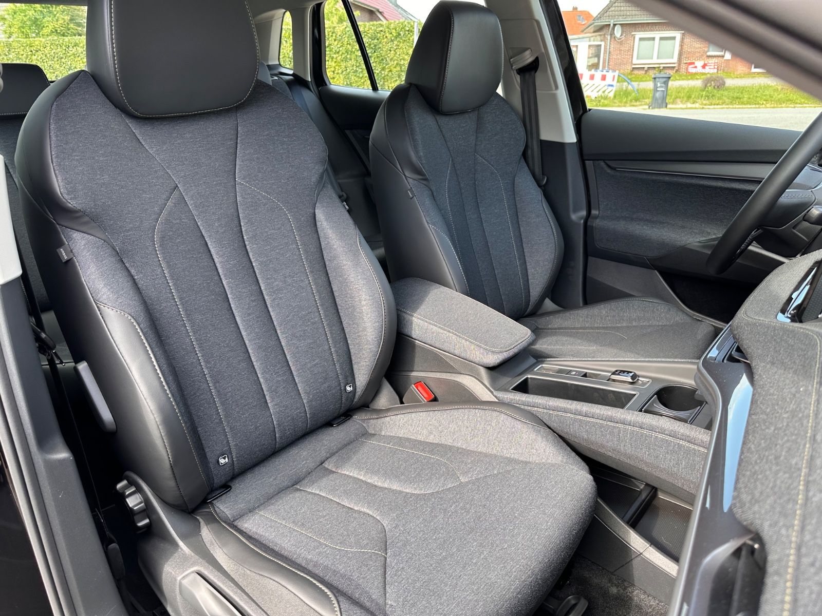 Fahrzeugabbildung SKODA Elroq 60 Loft AHK/ACC/Navi/LED/RFK/PDC/APP