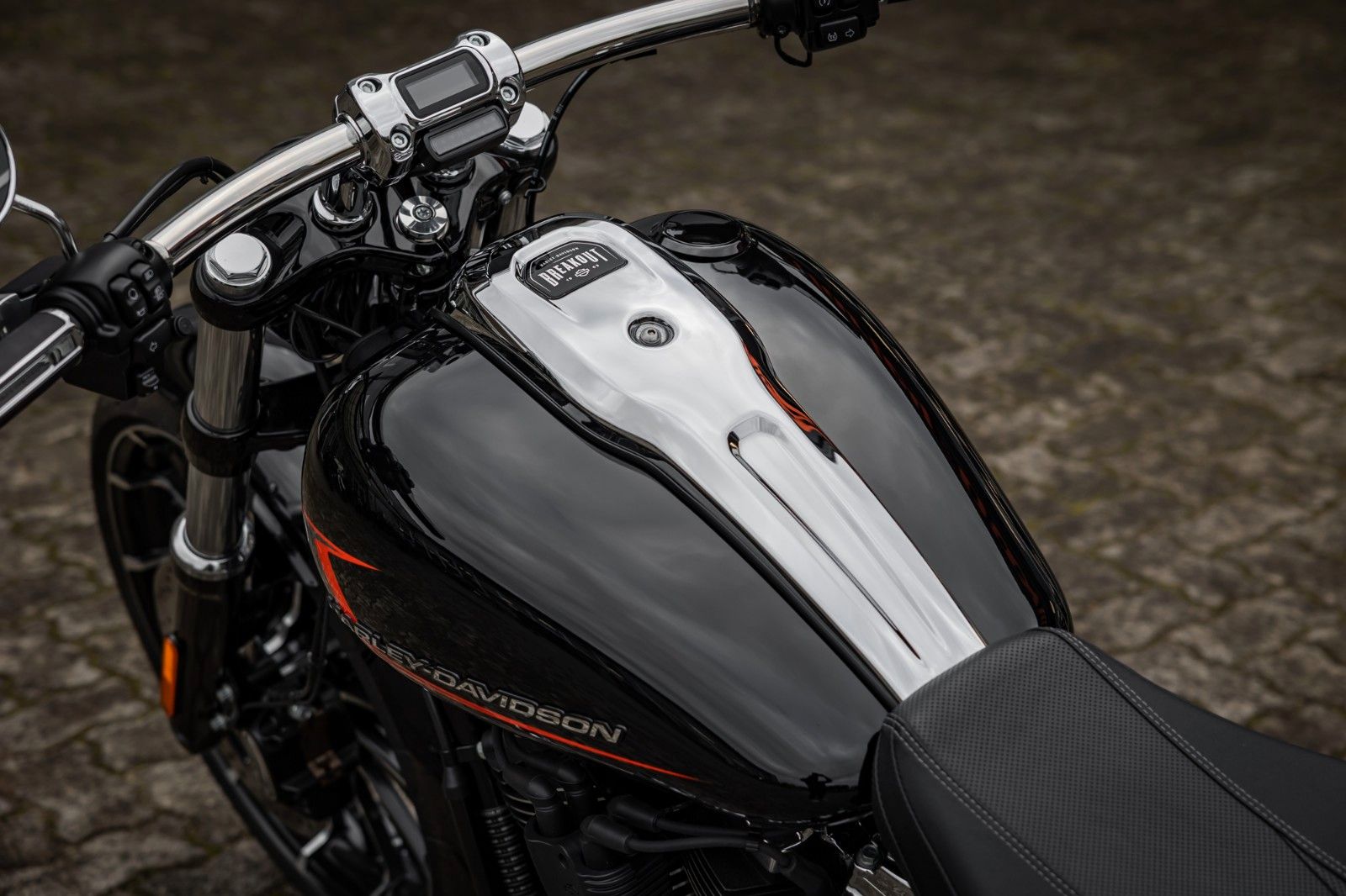 Fahrzeugabbildung Harley-Davidson FXBR Breakout 117 cui MY24 - JEKILL & HYDE