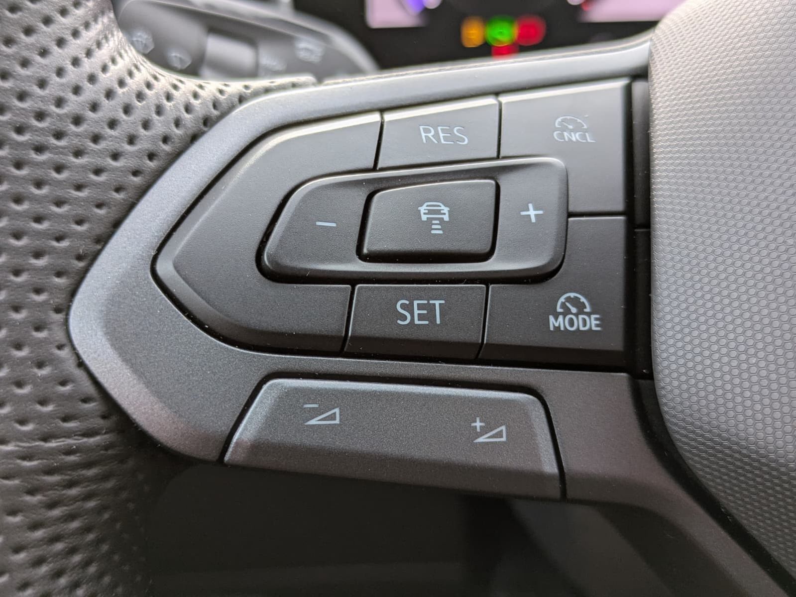 Изображение автомобиля Volkswagen Tayron 2.0 TDI 4M R-Line BLACK*7Si*MATRIX*PANO