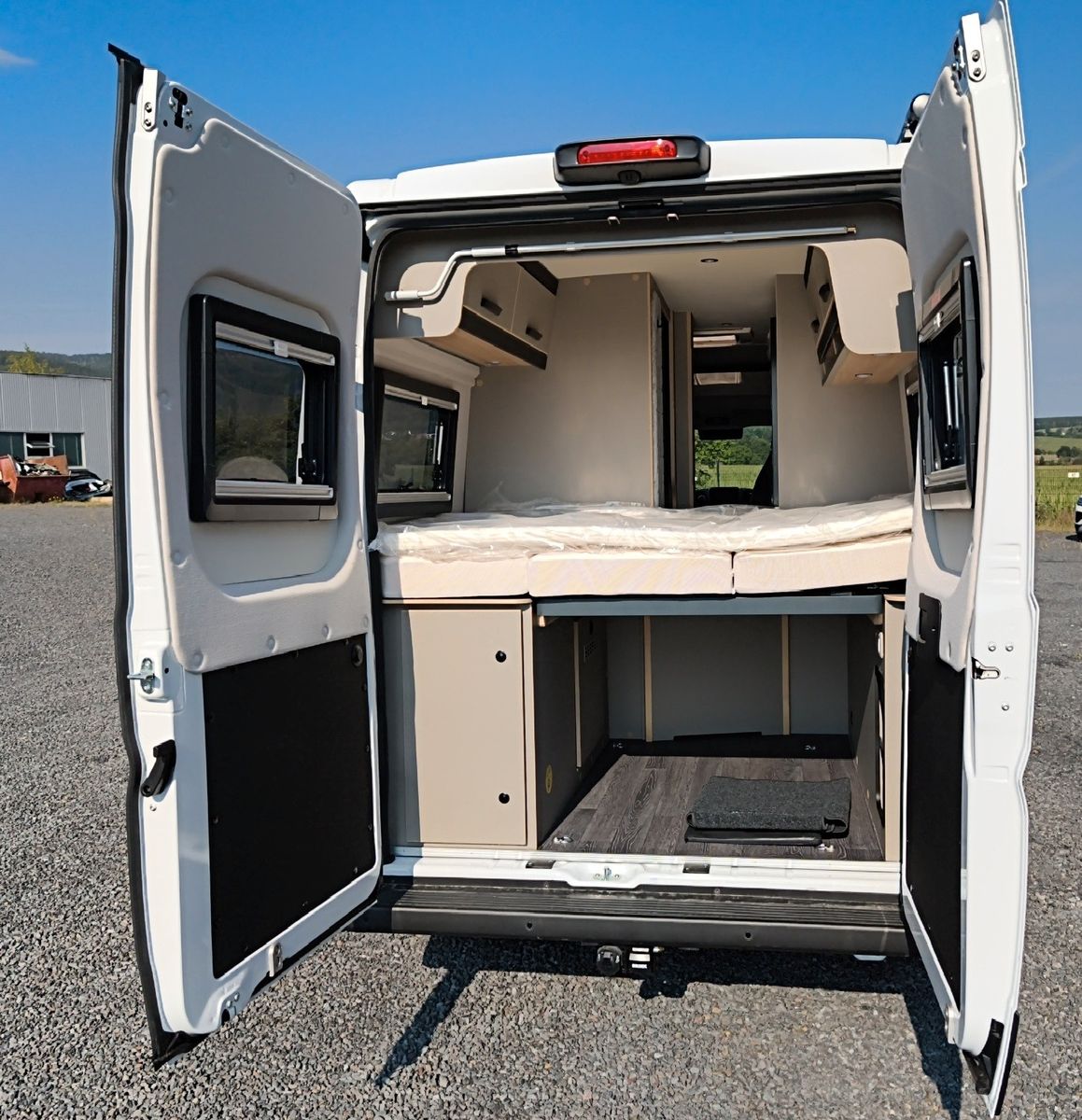 Fahrzeugabbildung Weinsberg CaraBus 600 MQ EDITION [GREY] 2027 *Combi D+E