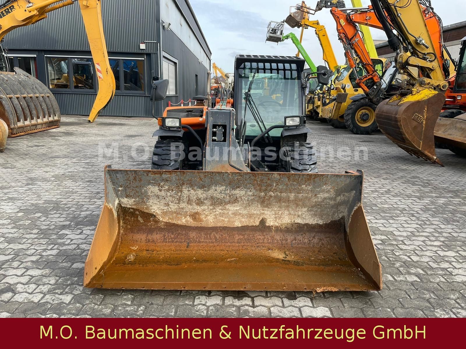 Fahrzeugabbildung Other FH 625 / SW / 2,5 t / 6m / 4x4x4