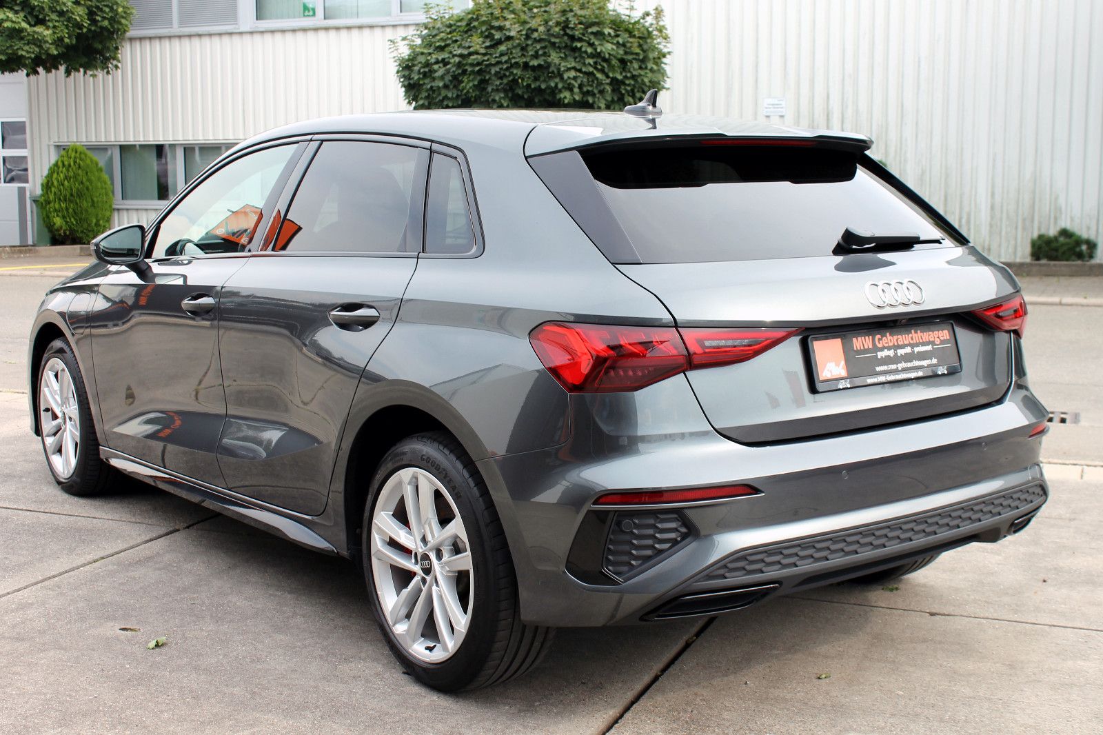 Fahrzeugabbildung Audi A3 45TFSI e SLine Aut. Sportback SD LED ACC KAM