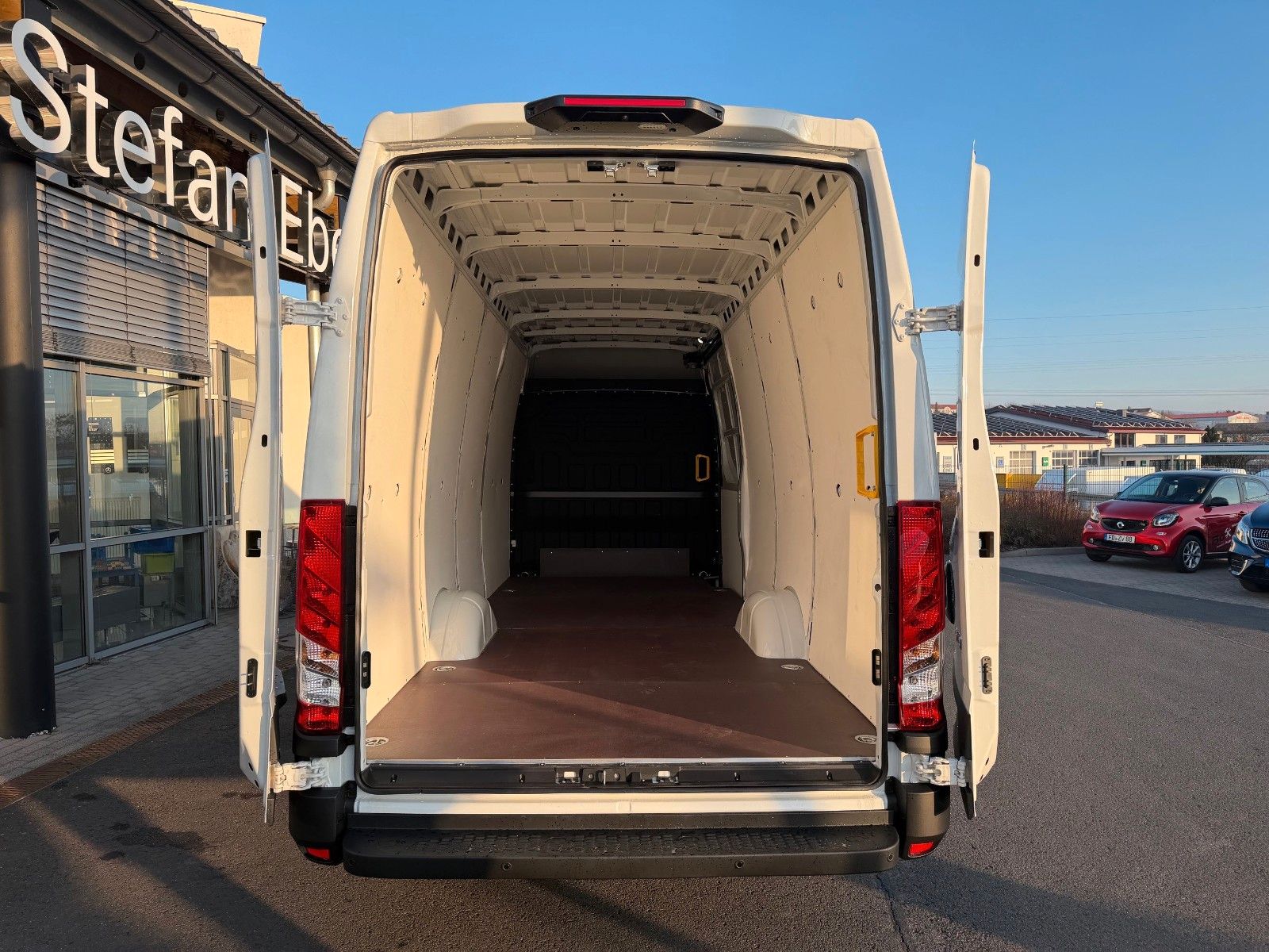 Fahrzeugabbildung Iveco Daily 35S18 HA8 *R4.100mm*Automatik*Kamera*ACC*