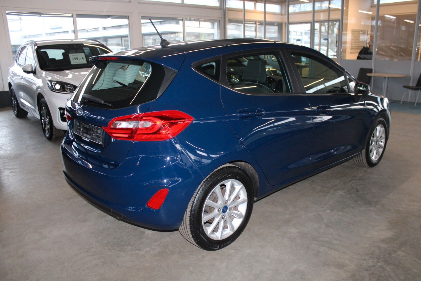 Fahrzeugabbildung Ford Fiesta Titanium 5-trg KLIMA WinterPaket
