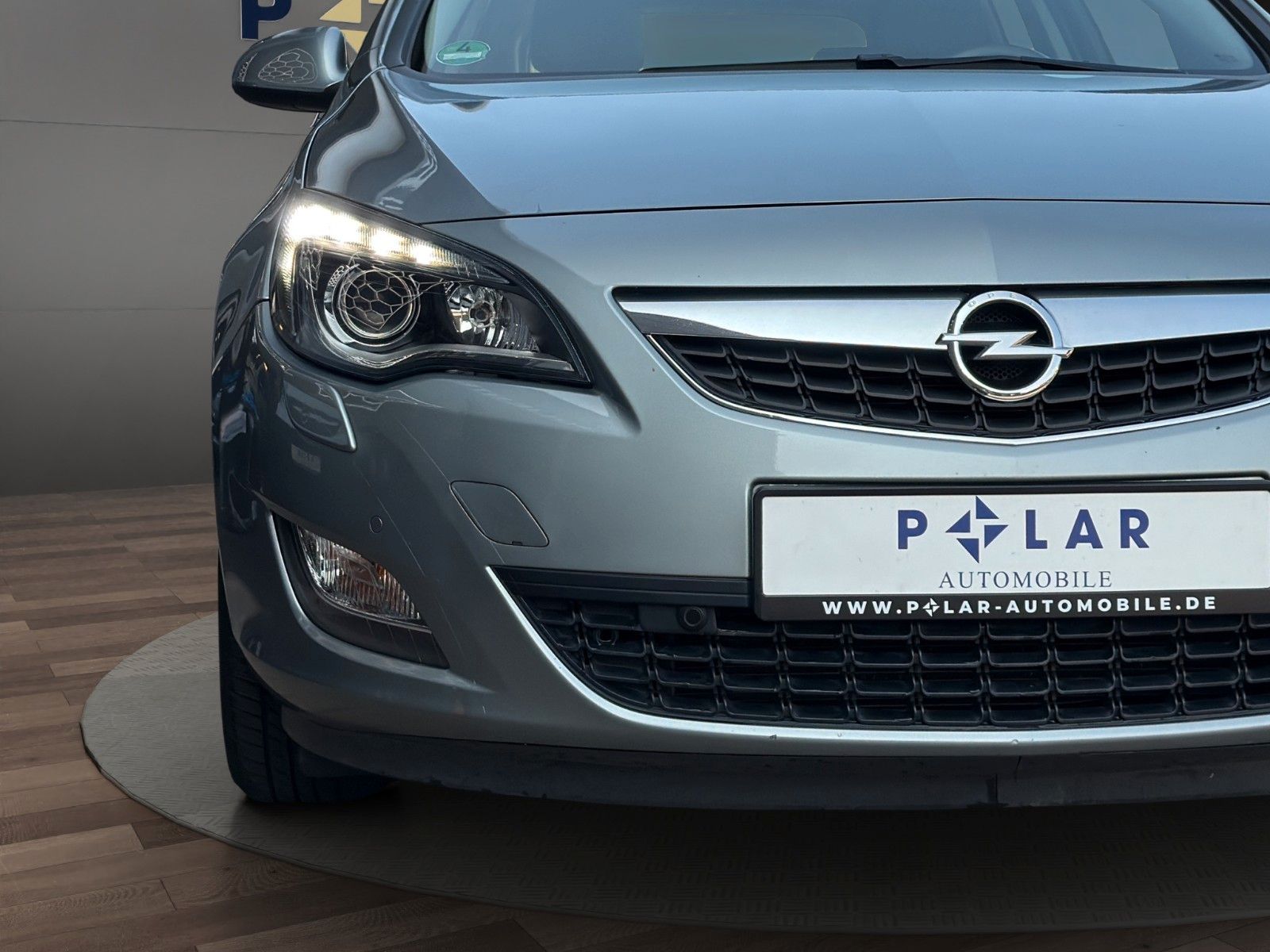 Fahrzeugabbildung Opel Astra J Sports *Bhz-Lenkrad*Tempomat*PDC*Sitzhz
