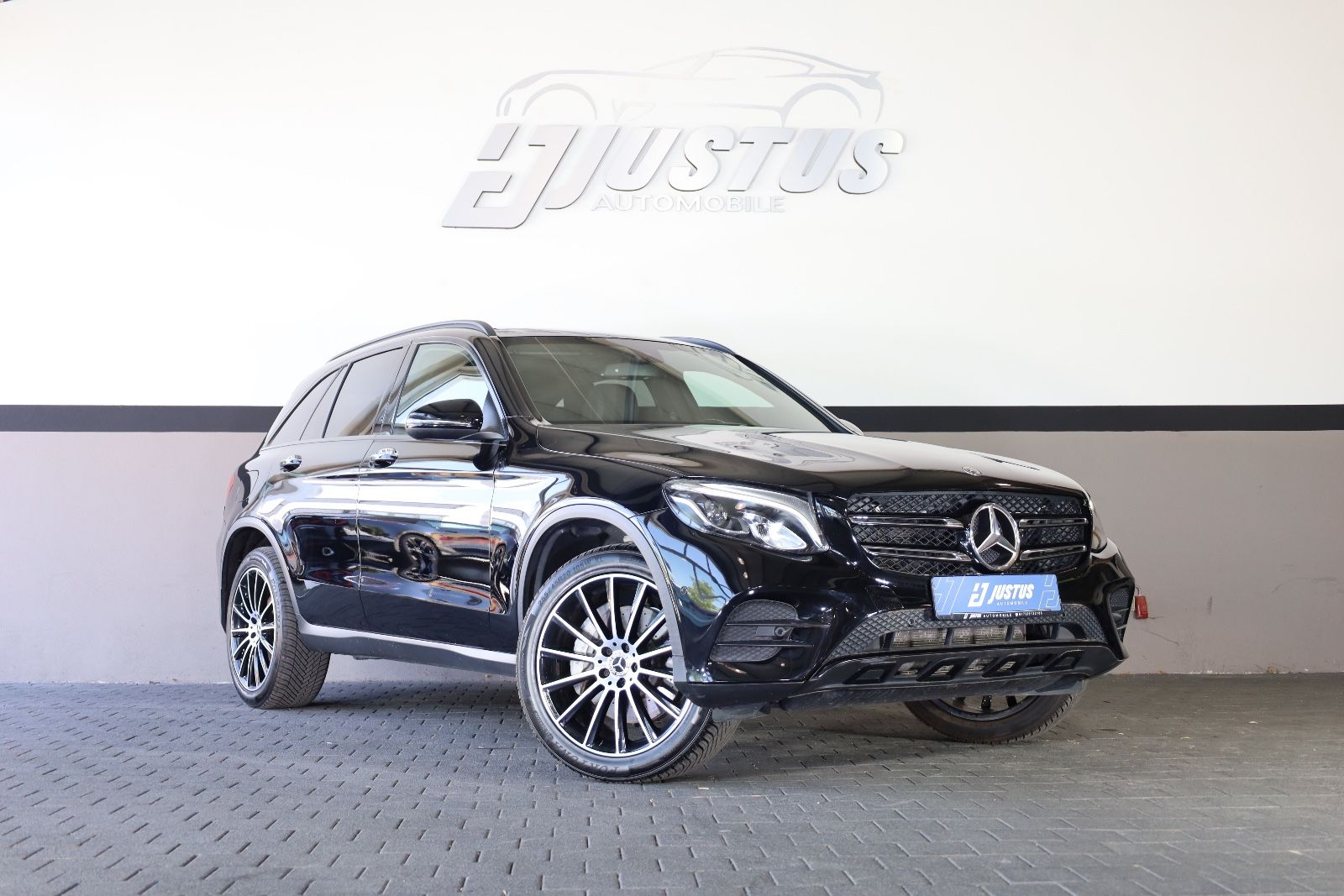 Mercedes Mercedes-Benz GLC 300/SHZ/KAMERA/PDC/TOTW/NAVI/PAN