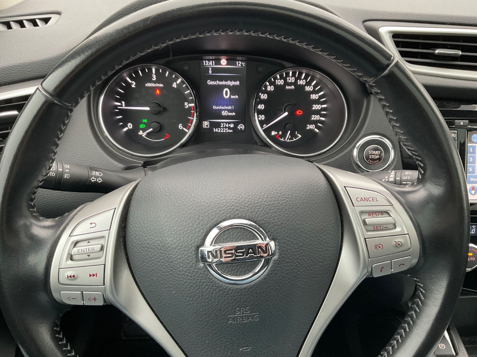 Fahrzeugabbildung Nissan Qashqai N-Connecta Panorama,AHK,Navi,Kamera