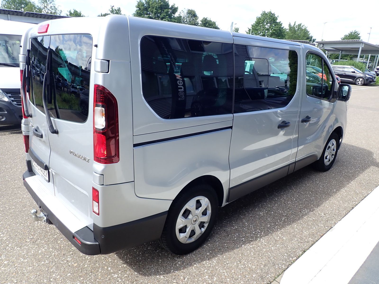 Fahrzeugabbildung Renault Trafic Combi L1H1 3,0t (8 Sitze) Life dCi 170