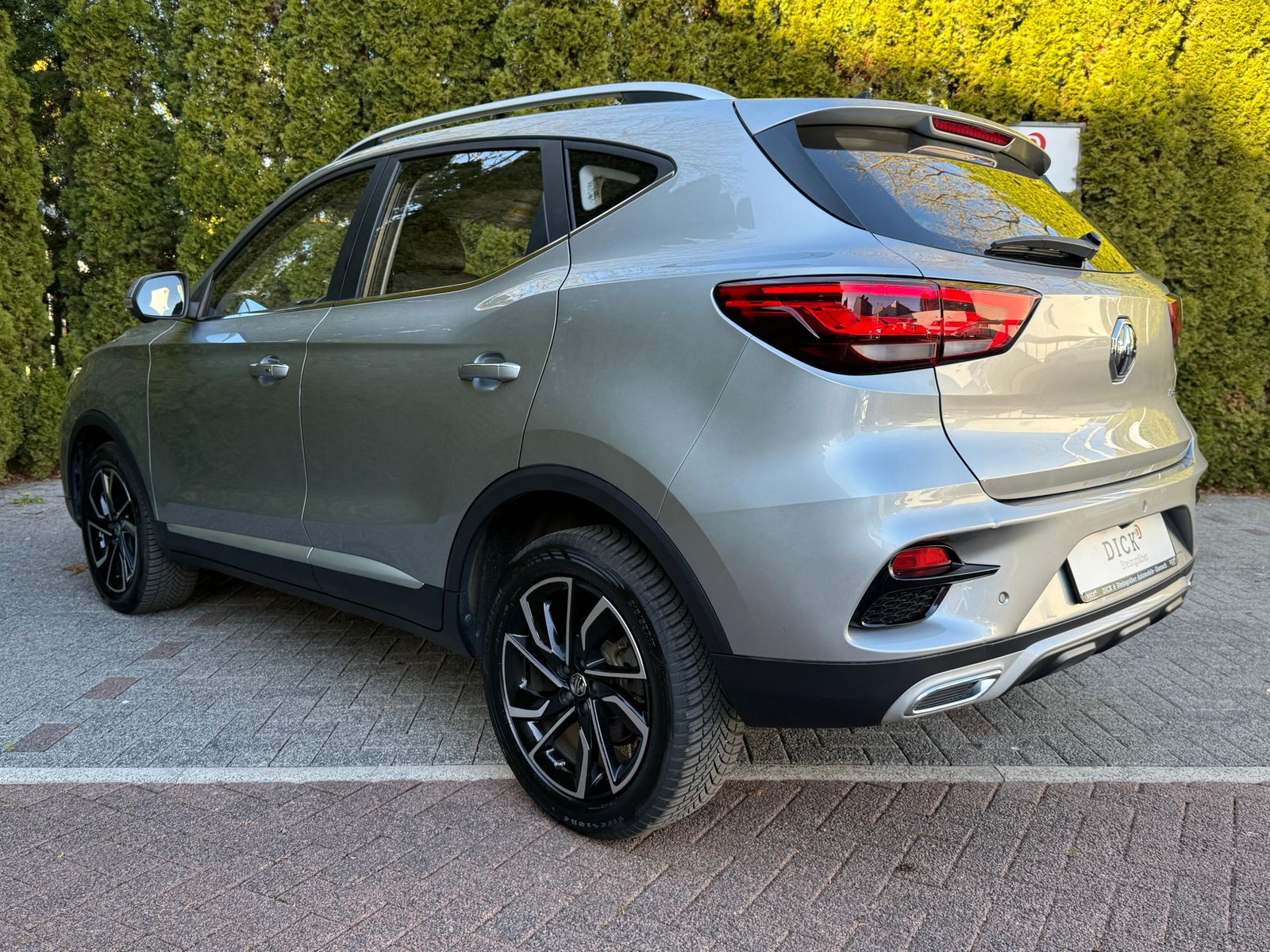 Fahrzeugabbildung MG ZS 1.5VTi Aut. Luxury LEDER+LED+NAV+SHZ+KAM+ACC+