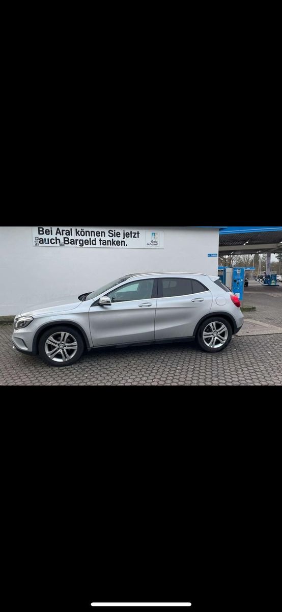 MERCEDES-BENZ Mercedes-Benz GLA 180 WM26: PANORAMADACH L...