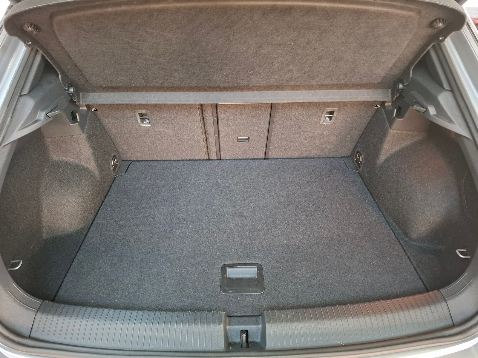 Fahrzeugabbildung Volkswagen T-Roc R-Line 1,5 TSI DSG +IQ.Drive+IQ.Light+Navi