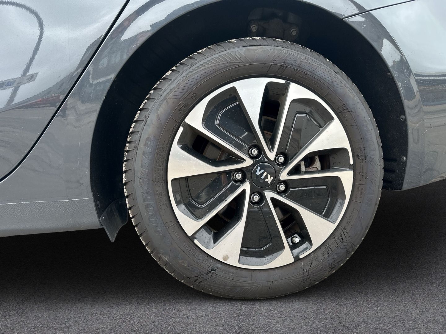 Fahrzeugabbildung Kia Ceed_sw 1.6 Plug-in Hybrid Spirit + Navi + Klima