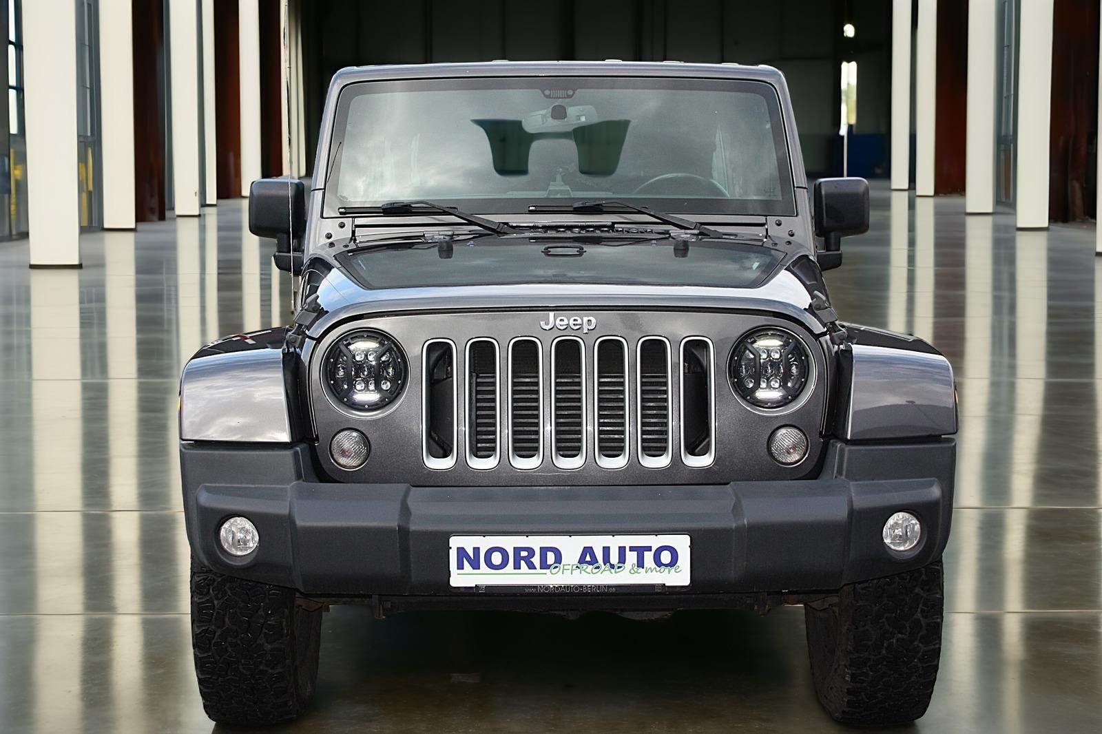 JEEP WRANGLER 2.8 SAHARA AUTO. GPS / CUIR / ATTELAGE / LED | 200 ch | 4X4 | ATTELAGE FIXE | PANORAMA | SELLERIE CUIR