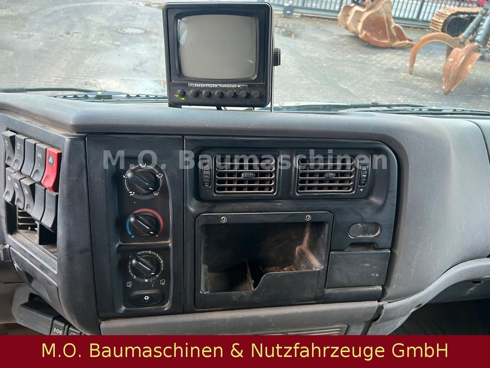 Fahrzeugabbildung Renault Midlum 180-12 / Doka / 3-seiten Kipper /