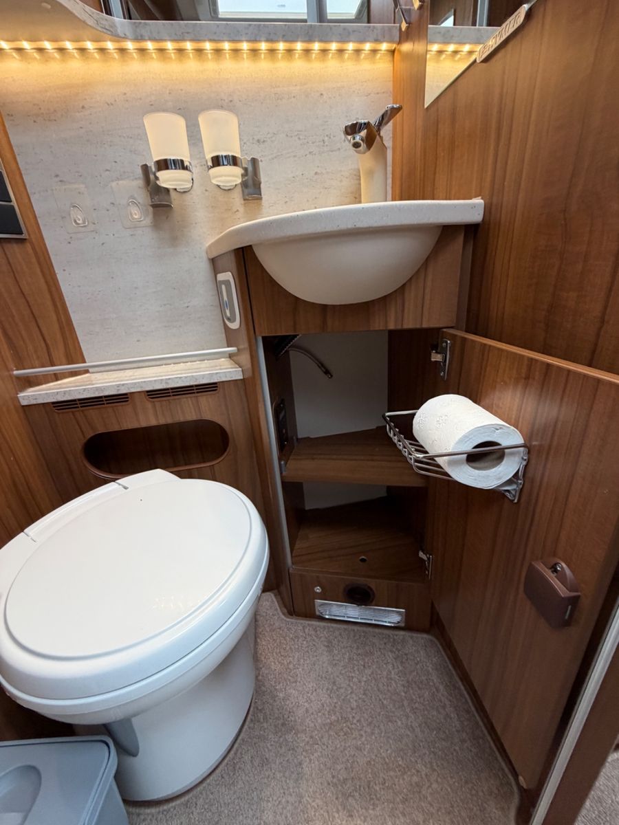 Fahrzeugabbildung HYMER / ERIBA / HYMERCAR B-Klasse 534 DL