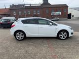 Opel Astra J Lim. PDC Multifkt Tempo 5-trg Sitzhz BT - Opel Astra Gebrauchtwagen in Aachen