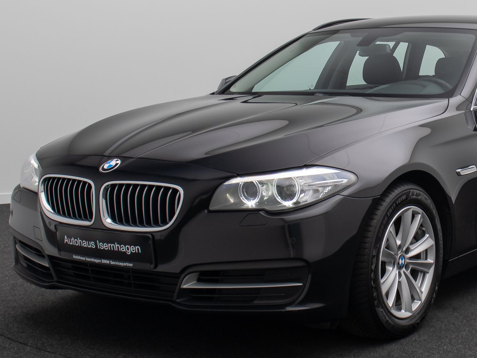 Fahrzeugabbildung BMW 530d NaviProf GeschwindigReg PDC Bi-Xenon Leder