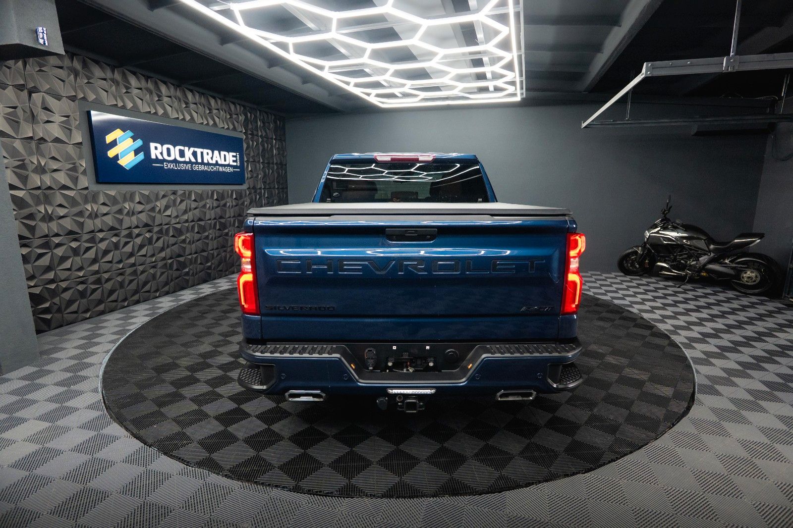Fahrzeugabbildung Chevrolet Silverado 5.3L V8 4x4 RST Limited ZZ1 NightPaket