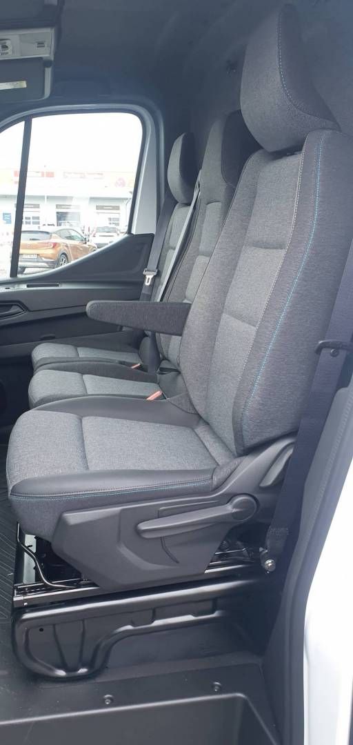 Fahrzeugabbildung Renault Master Kastenwagen FWD Kasten advance L3H2 3,5t