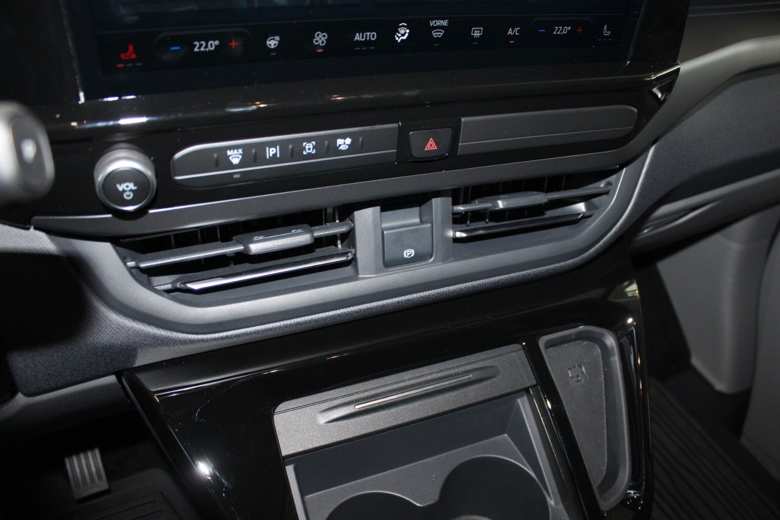 Fahrzeugabbildung Ford Tourneo Custom L1 8-Sitz Titanium Aut. Top Ausst