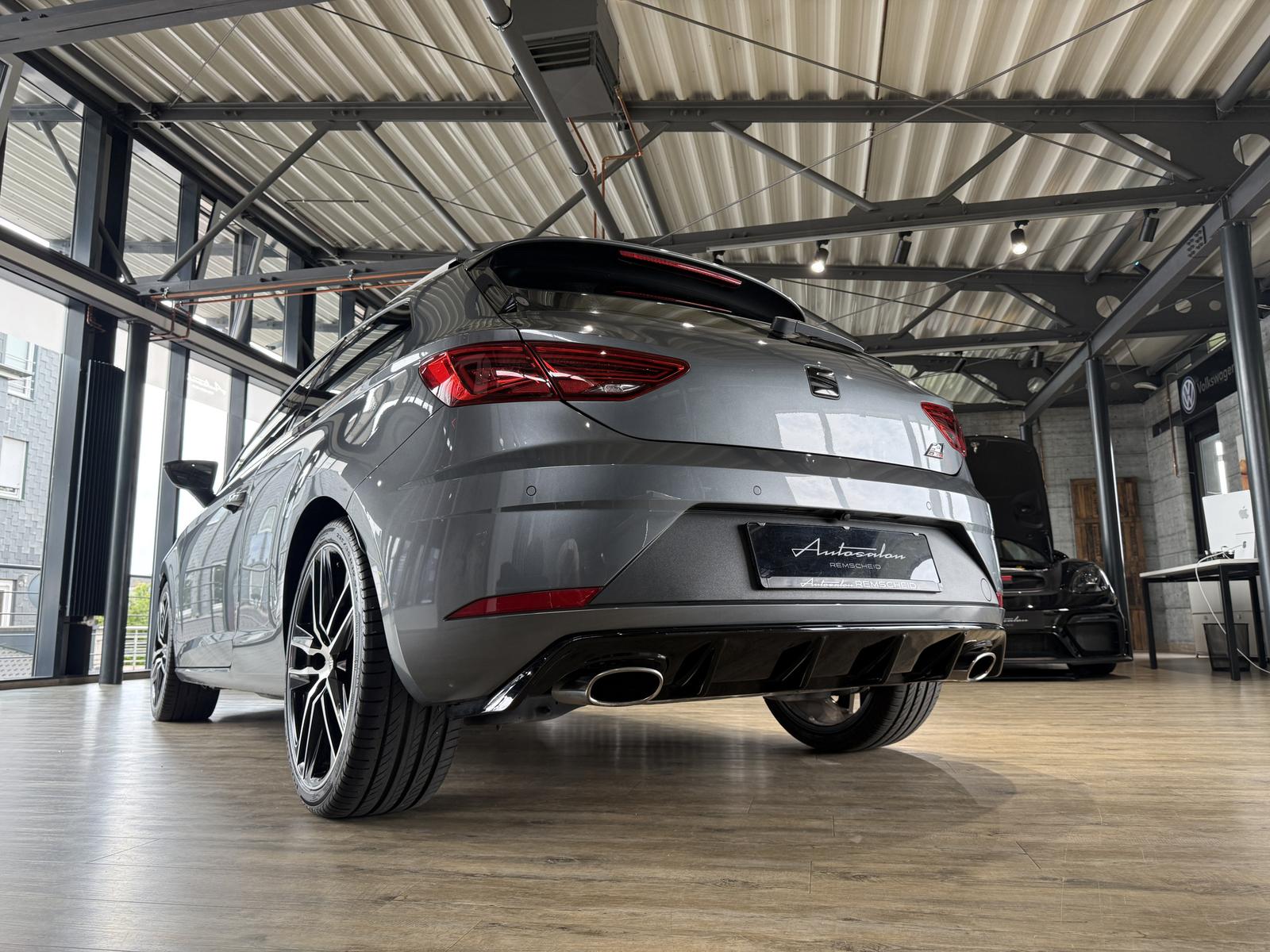 Seat Leon Cupra 300 DSG*PANO*KAMERA*D.TACHO*BEATS*ACC