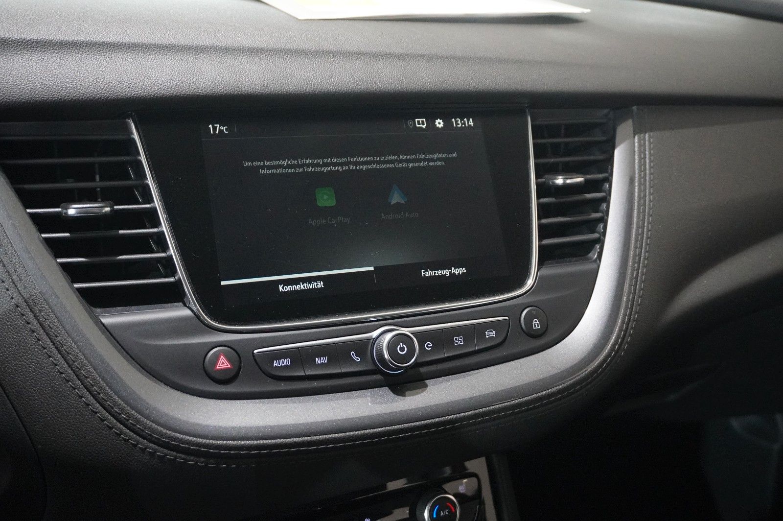 Fahrzeugabbildung Opel Grandland (X) 1.6 ELEGANCE HYBRID NAVI/SH/KAMERA