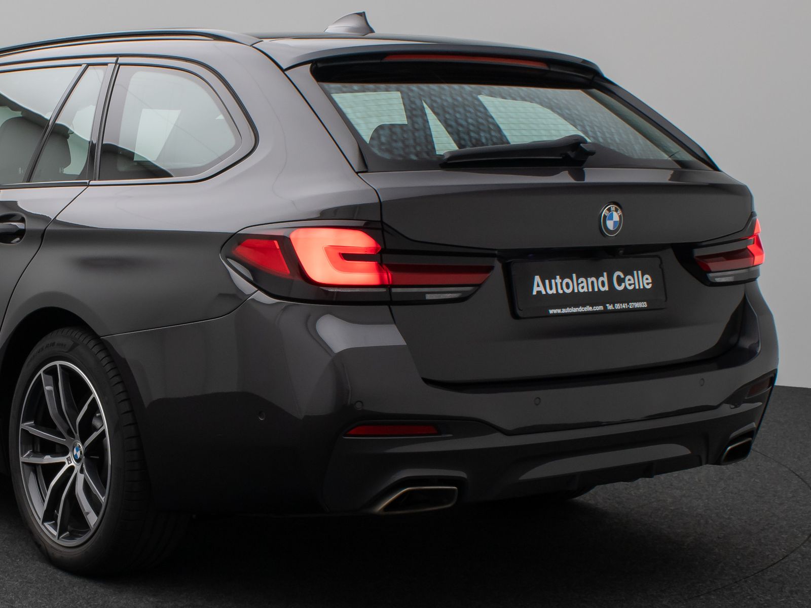 Fahrzeugabbildung BMW 530d xD M Sport Laser Kamera HUD DAB H/K Komfort