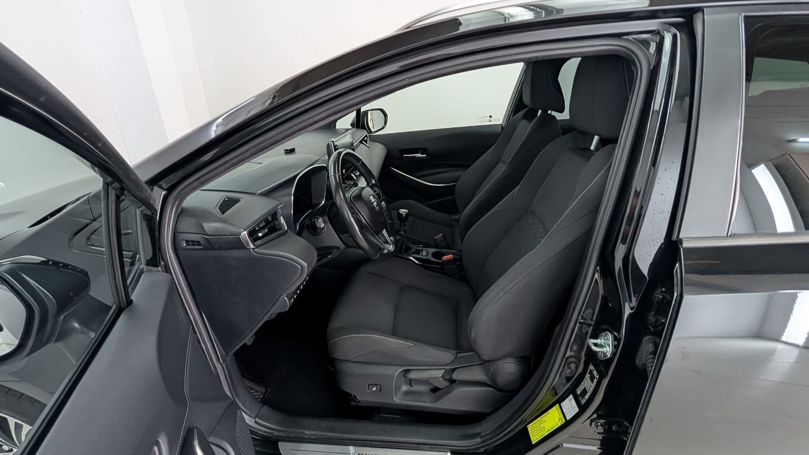 Fahrzeugabbildung Toyota Corolla Touring Sports 1.2 Team D * LED *