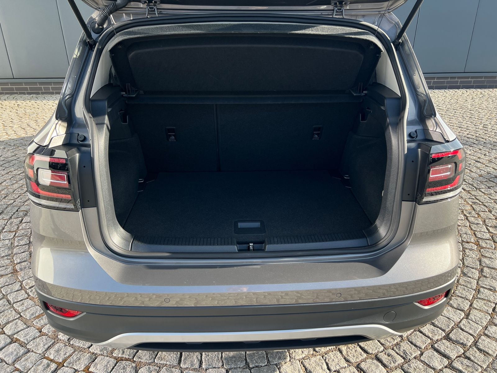 Fahrzeugabbildung Volkswagen T-Cross Style 1.5 TSI DSG *AHK, Navi, ACC, Rückf