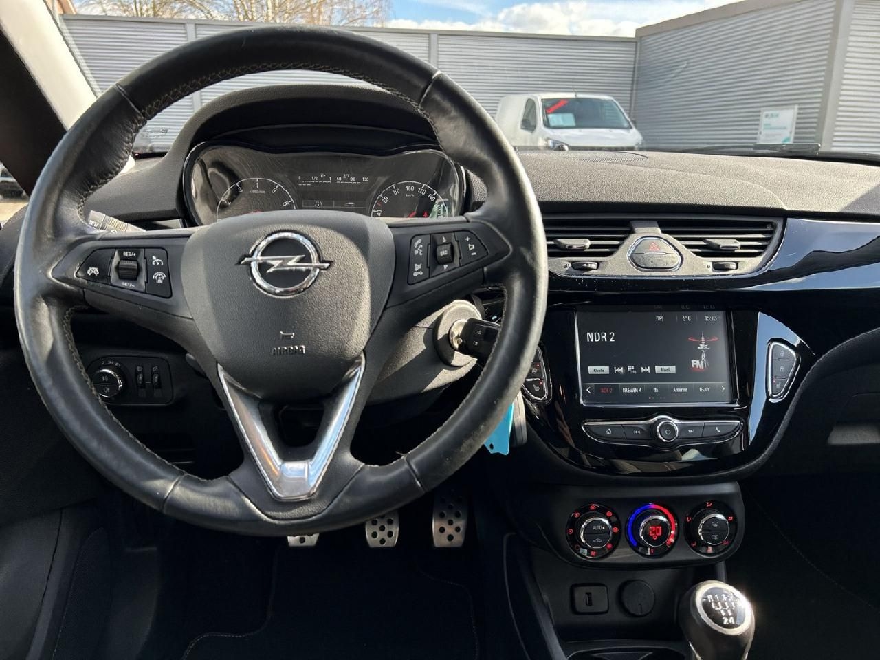 Fahrzeugabbildung Opel Corsa E Color Edition