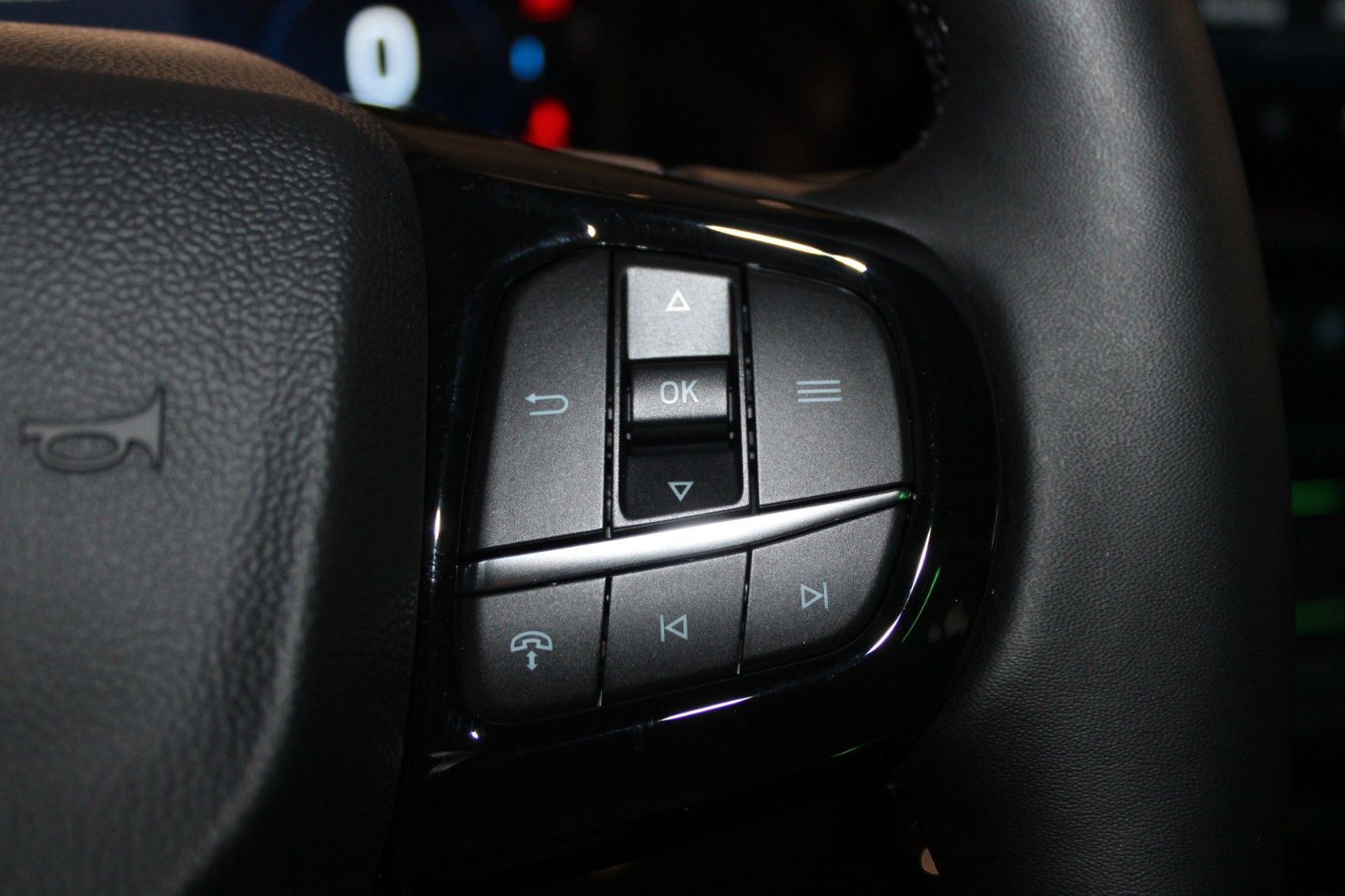 Fahrzeugabbildung Ford NUGGET L1 Active MARKISE + Aufstelldach SOFORT