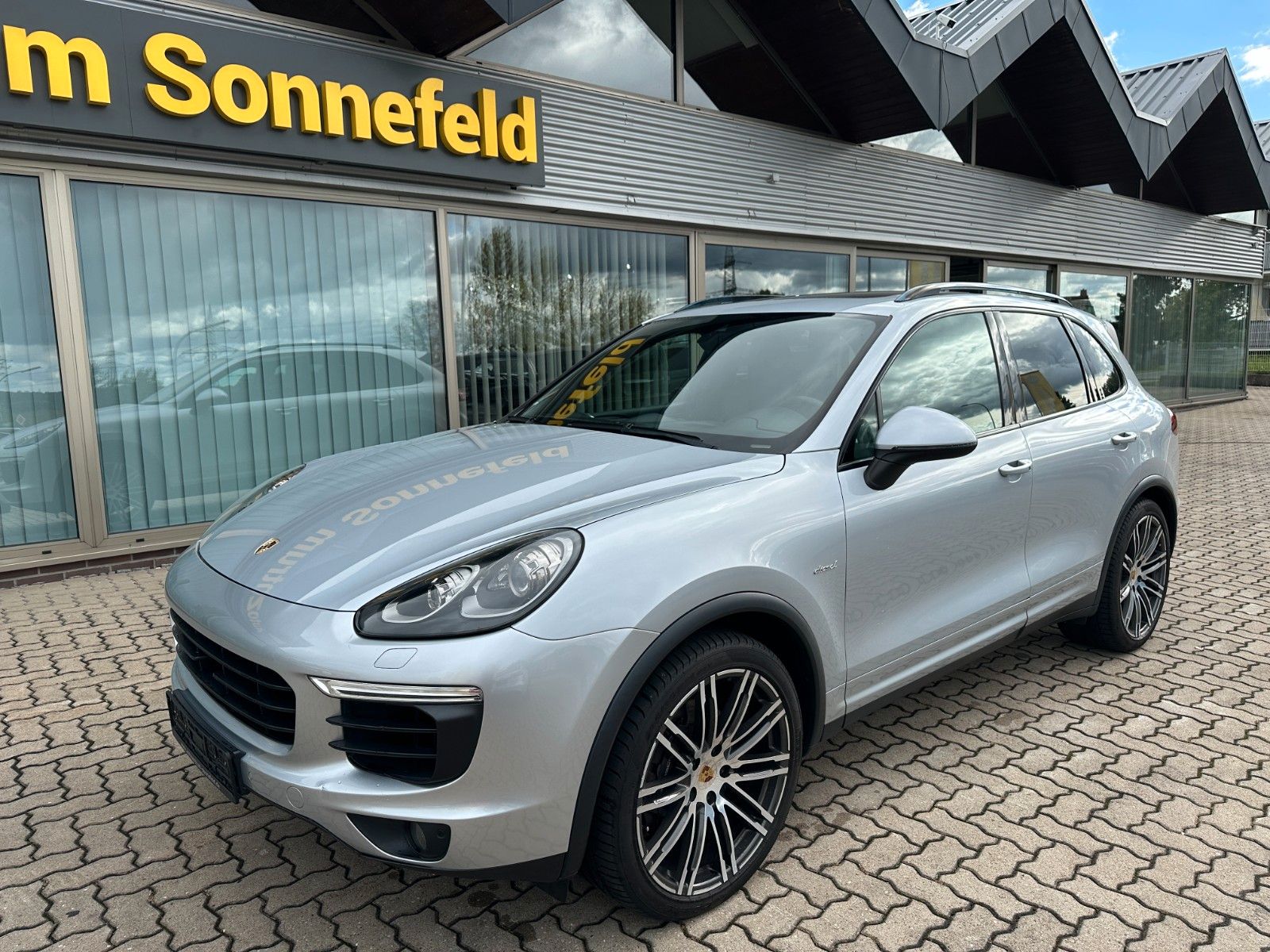 Porsche Cayenne Diesel Leder Pano AHK Bose Sport-D. 21"