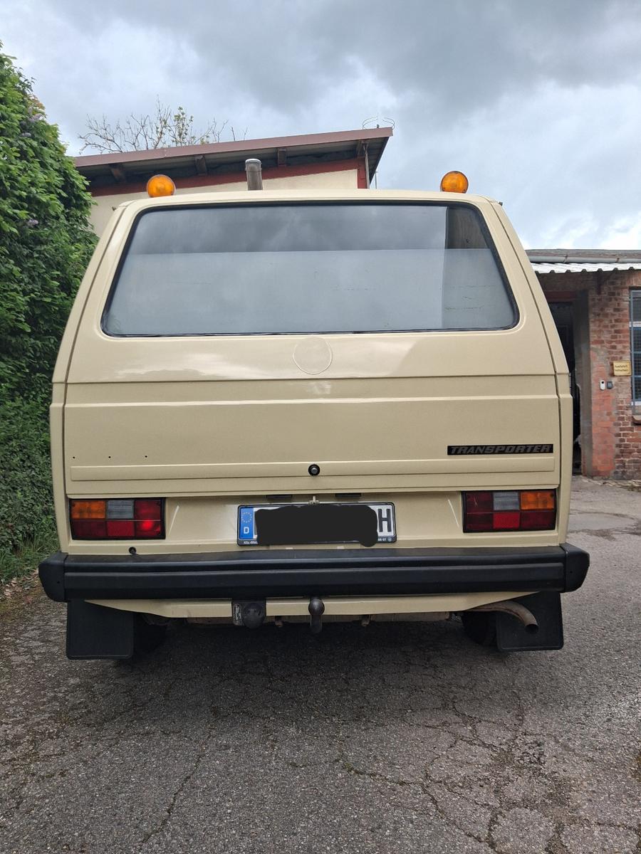 Volkswagen T3 andere Oldtimer Krankenwagen