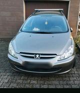 Volkswagen Peugeot 307. 7Sitzer - Volkswagen Touran aus 2003