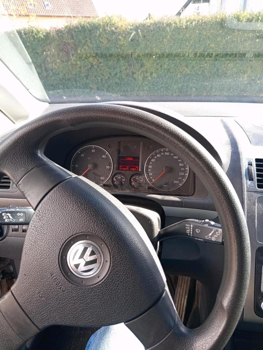 Volkswagen Touran 2007 — interior
