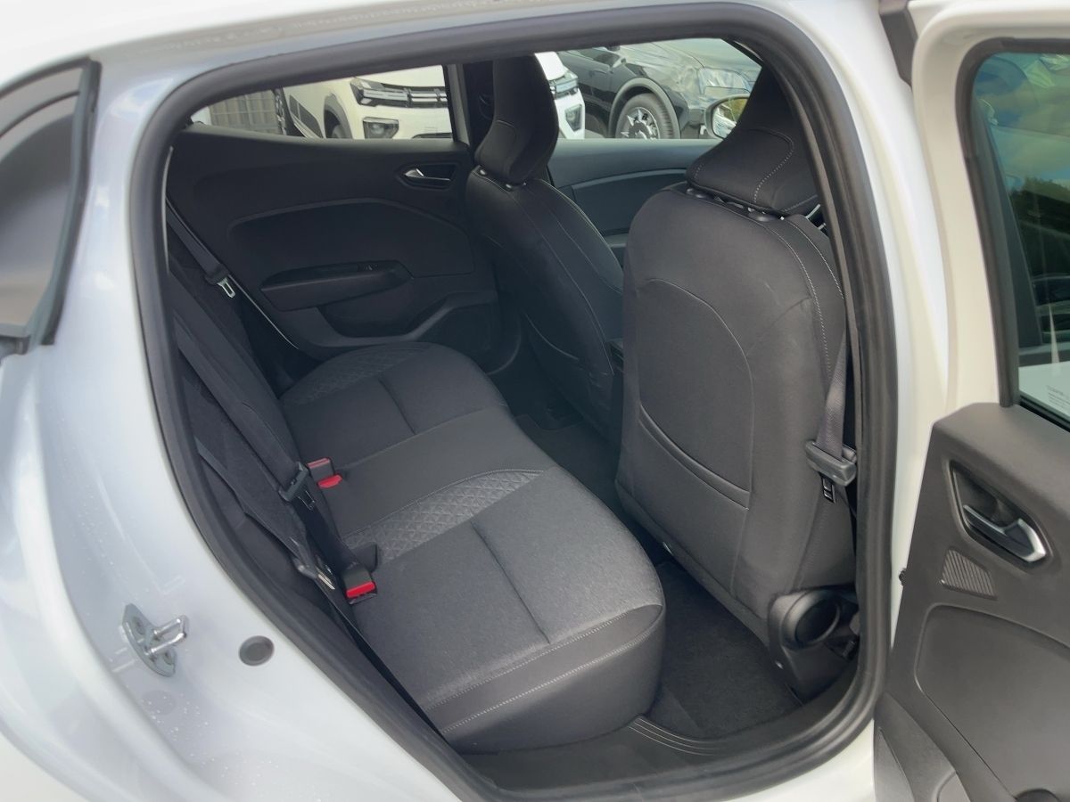 Fahrzeugabbildung Renault Clio EXPERIENCE TCe 90 ABS Fahrerairbag ESP SERV - mit KI generiert/bearbeitet