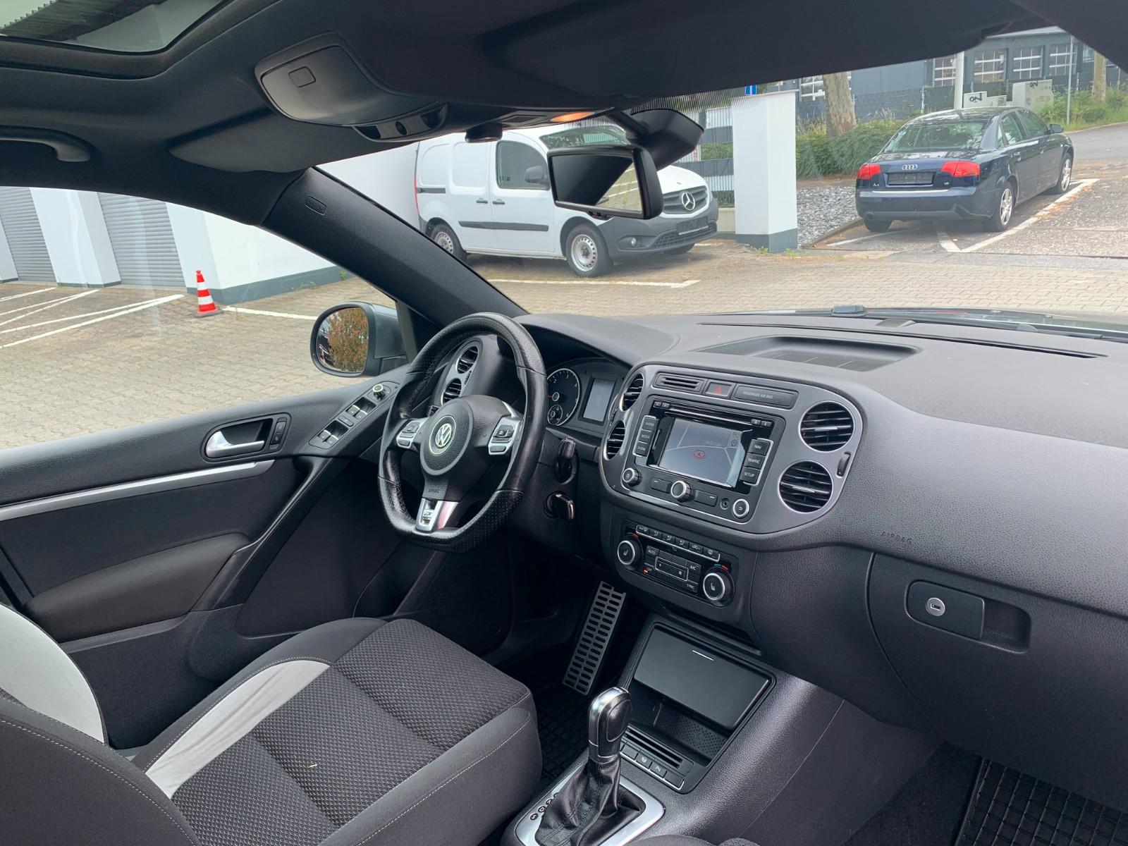 VOLKSWAGEN TIGUAN 2.0 TDI 140ch DSG 4MOTION R-LINE - TOIT PANORAMIQUE - ATTELAGE - XÉNON - SIÈGES CHAUFFANTS