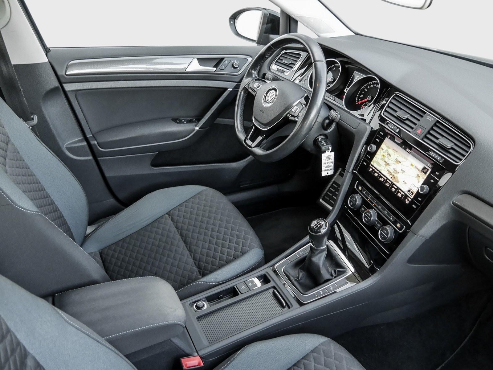 Volkswagen Golf VII IQ.DRIVE 1.5 TSI LED Navi ACC BlindSpot