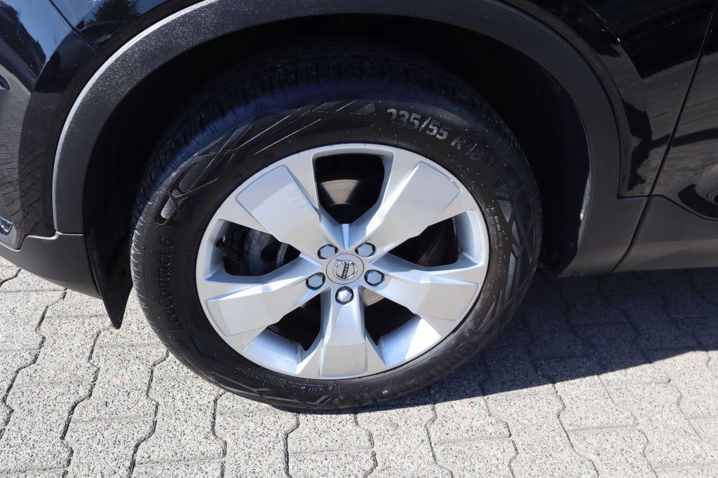 Volvo XC40 T3 Momentum Pro |PANORAMA|R-KAMERA|NAVI|