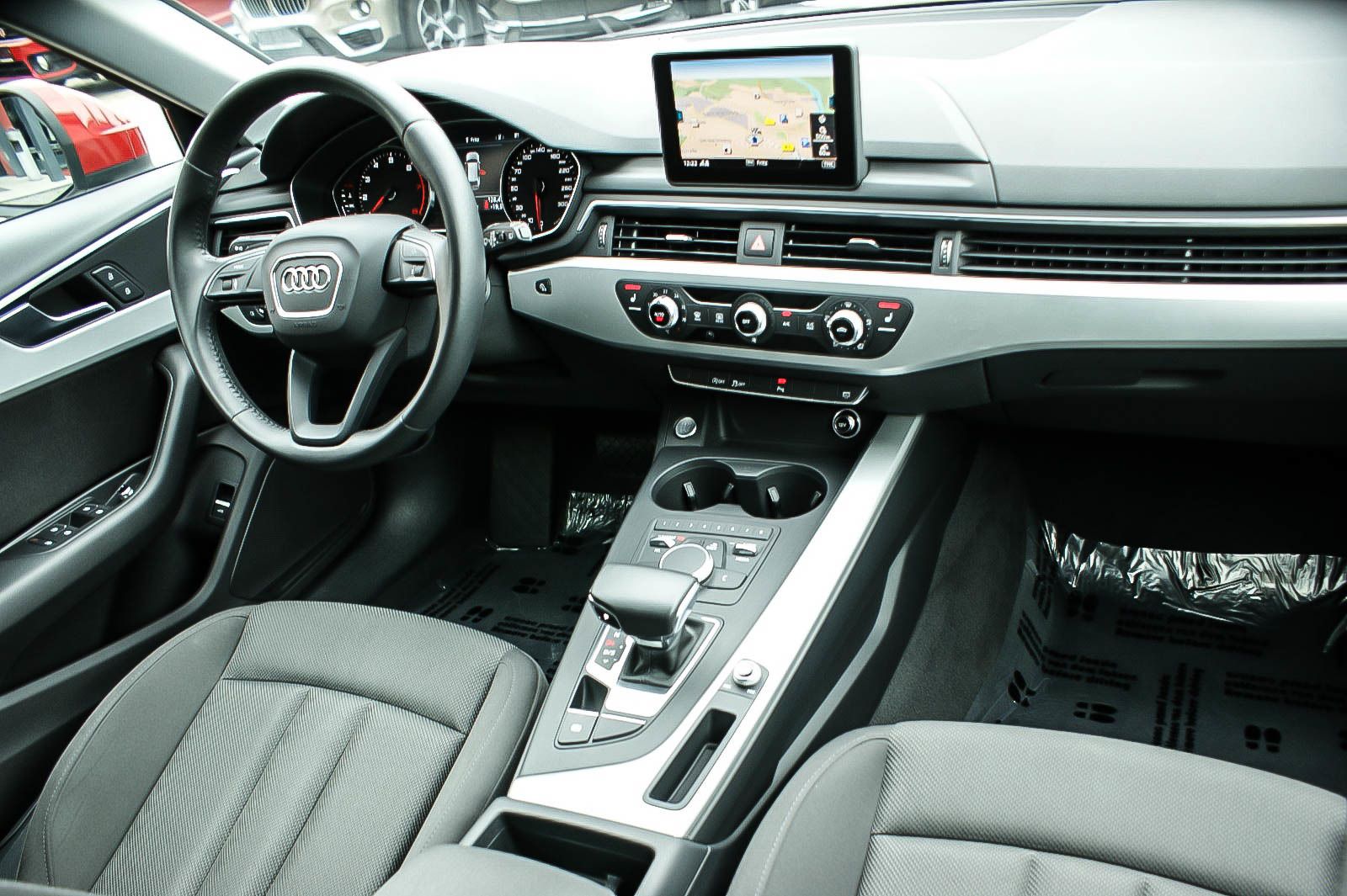 Fahrzeugabbildung Audi A4 Avant 14TFSI S-Tronic NAVI XENON ANHÄNGERKPLG