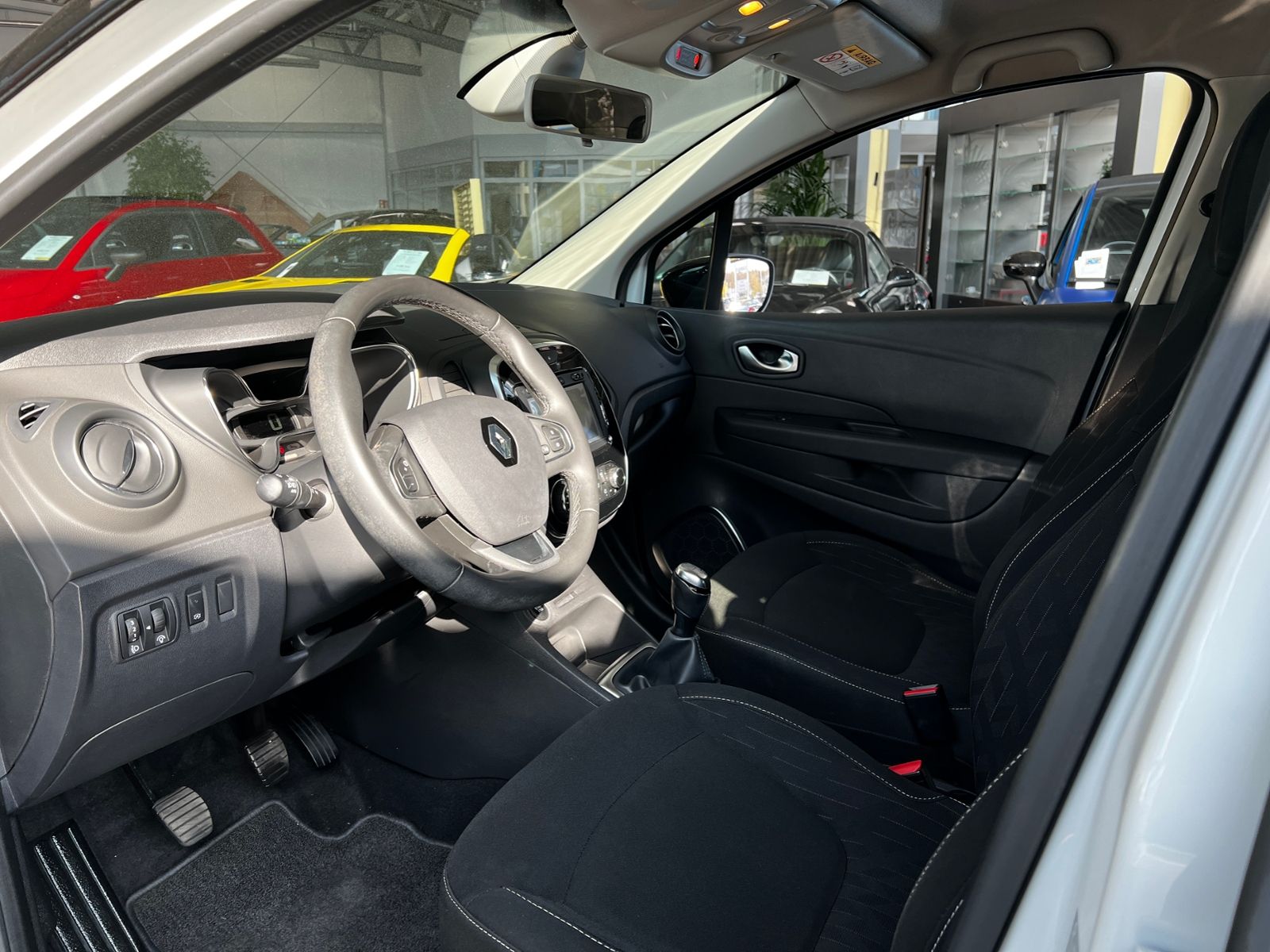 Fahrzeugabbildung Renault Captur Limited SHZ KLIMA ALU