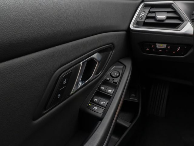 Foto Nummer 33: BMW 318i
