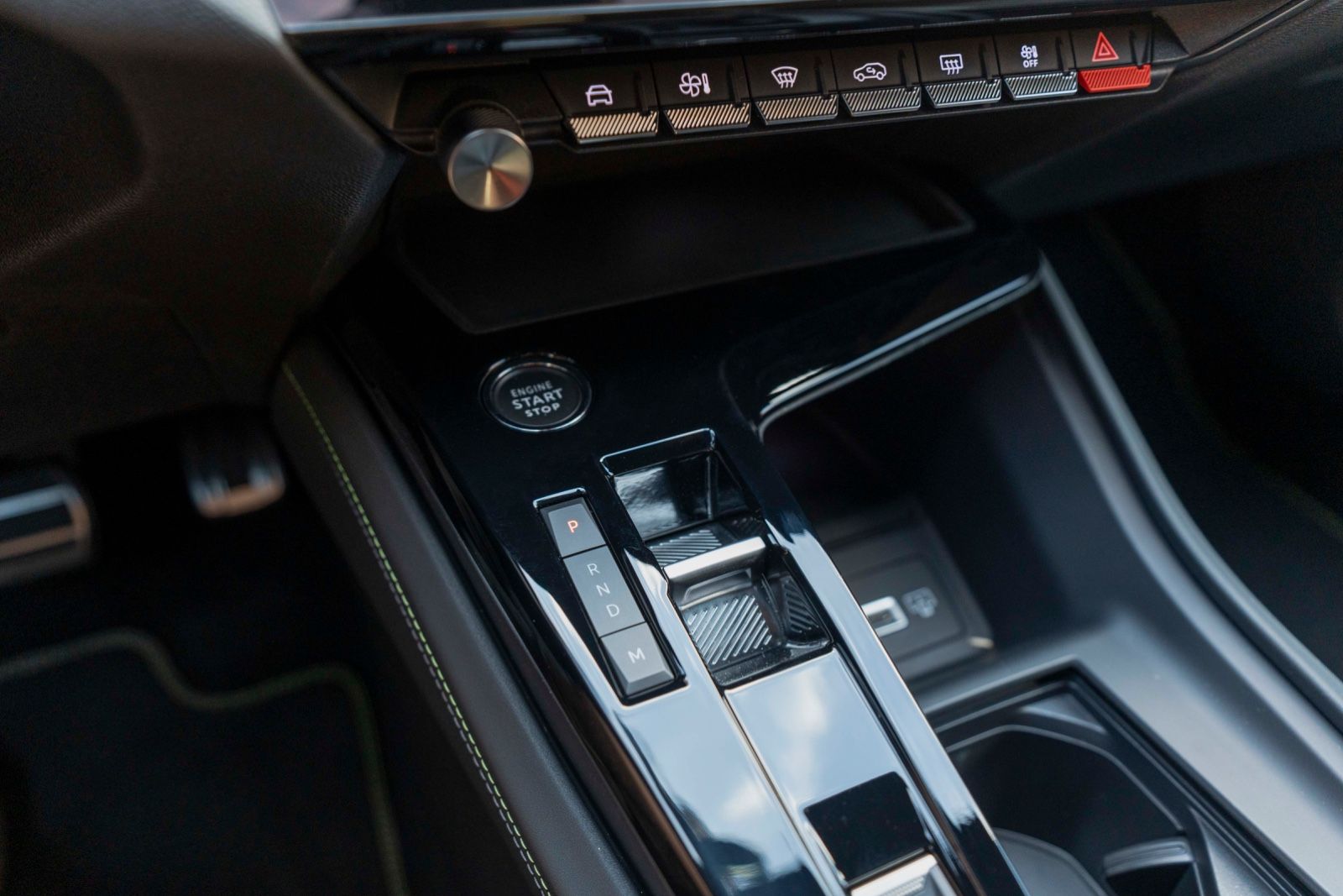 Fahrzeugabbildung Peugeot 408 PureTech 130 GT ACC 360° LED CARPLAY