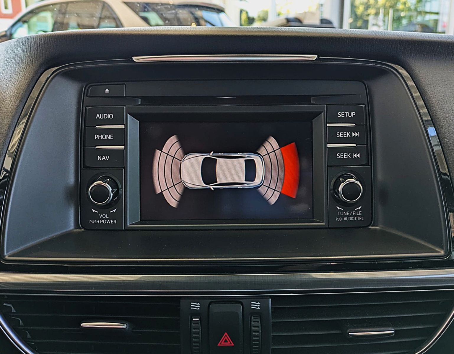 Fahrzeugabbildung Mazda 6 Kombi Center-Line KLIMAAUT SITZHEIZG NAVI 19''