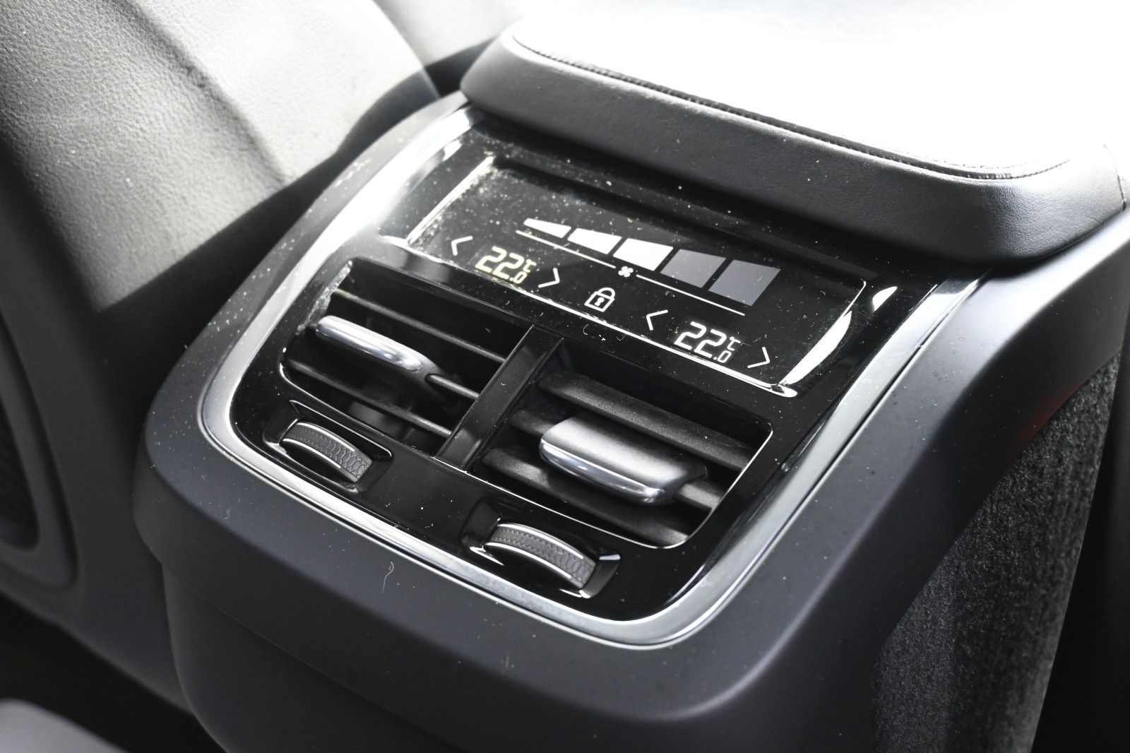 Fahrzeugabbildung Volvo XC90 D5 R-Design*VOLL*PANO*LUFT*255PS*MIETKAUF