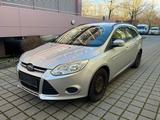 Ford Focus 1,6 Benzin Euro5 Klima PDC