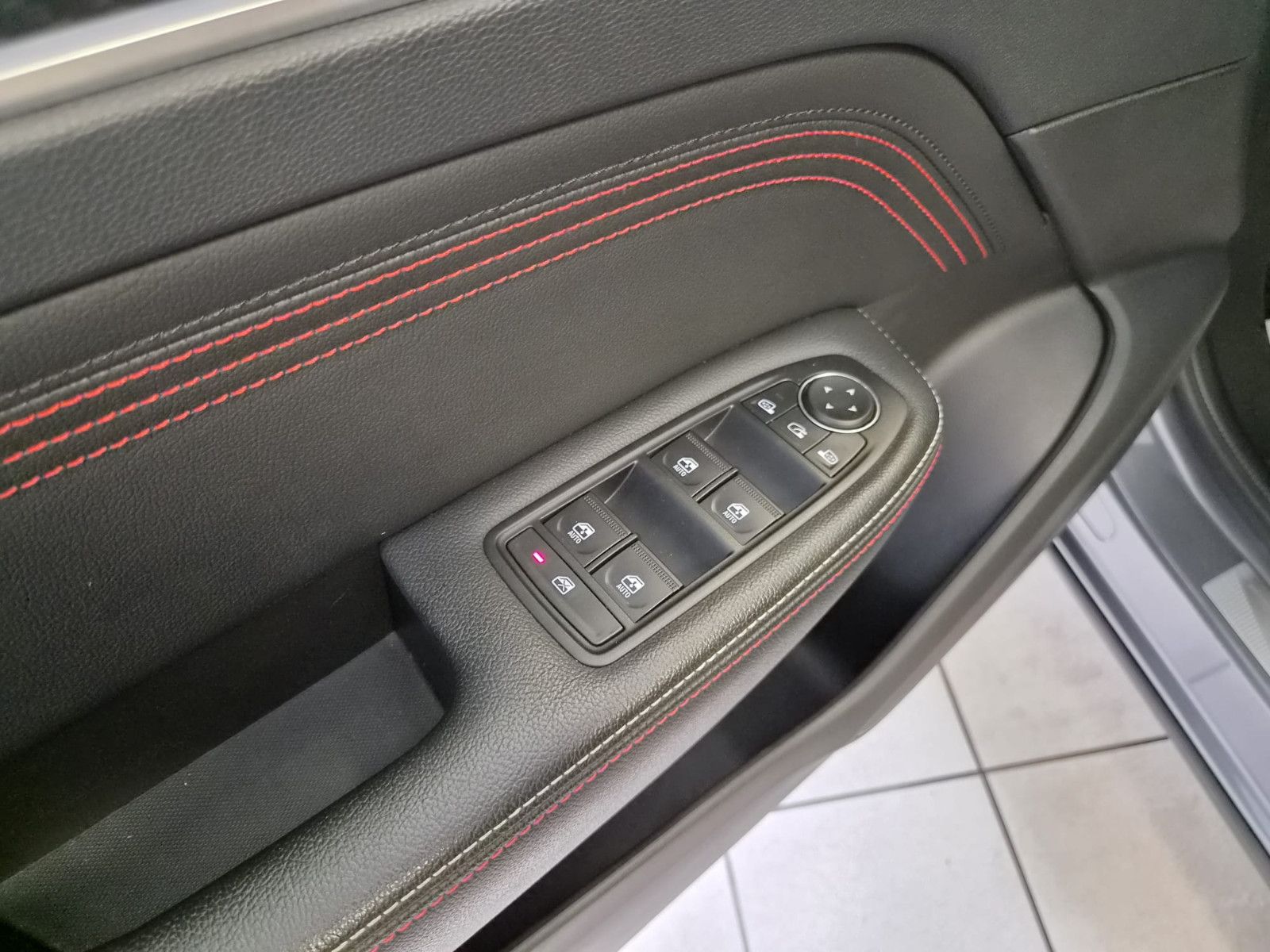 Fahrzeugabbildung Renault Arkana R.S. Line / LED / 1. HAND / SCHECKHEFT
