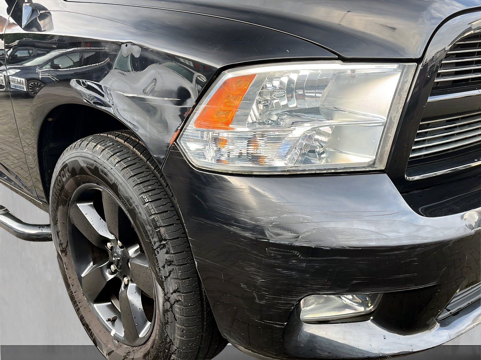 Fahrzeugabbildung Dodge RAM 1500 LPG 103L CREW CAB 1.HAND RF KAM AHK GSD